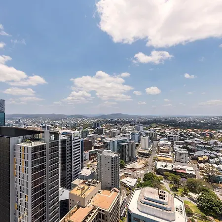 Oaks Aurora 4* Brisbane