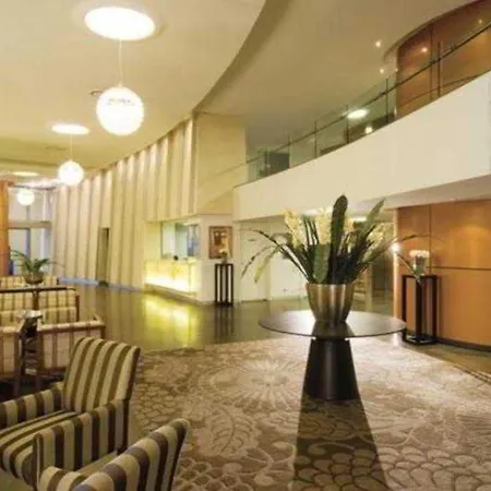 Oaks Aurora Brisbane