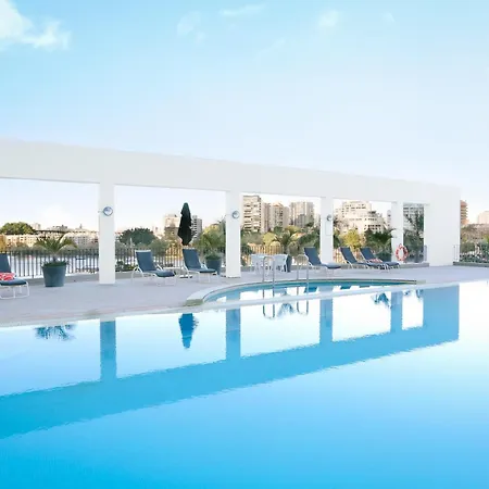 Stamford Plaza Hotel