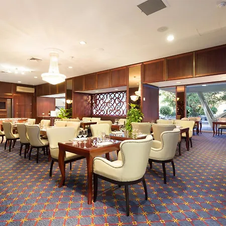 Hotel Royal On The Park 5*