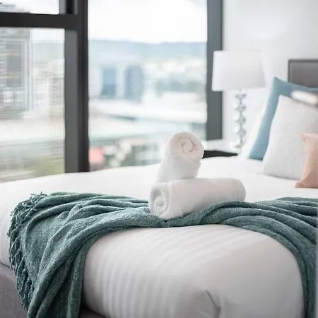Apartment 1404 Sophistication And Luxury On The River By Stylish Brisbane