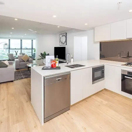 1404 Sophistication And Luxury On The River By Stylish
