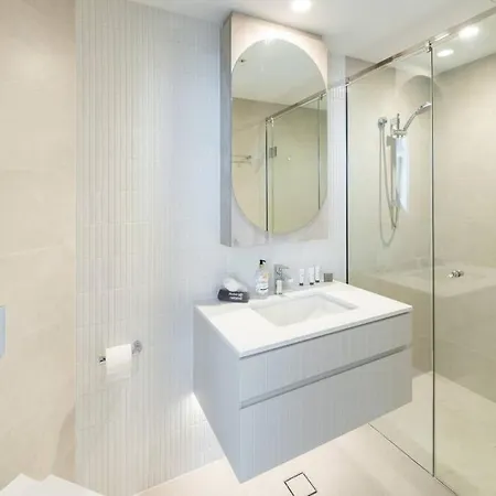 1404 Sophistication And Luxury On The River By Stylish Brisbane