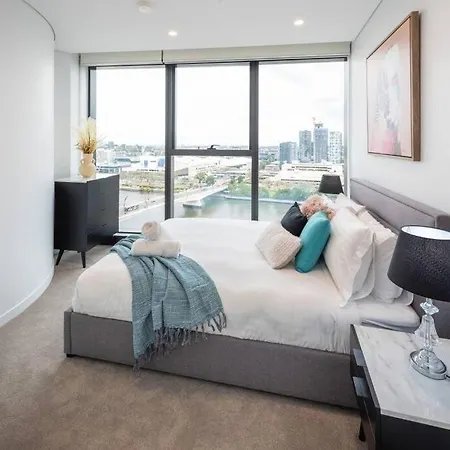 1404 Sophistication And Luxury On The River By Stylish Apartment