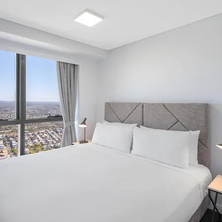 Meriton Adelaide Street,