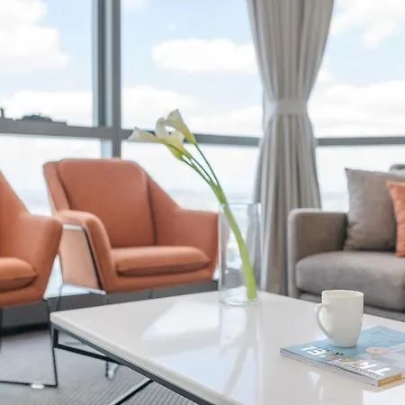 Meriton Adelaide Street,