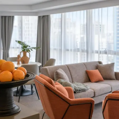 Meriton Adelaide Street, 5*