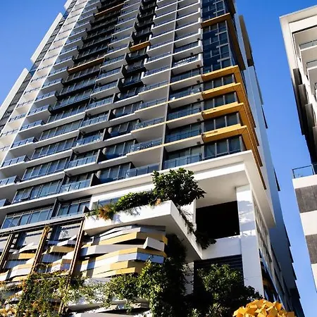 2 Bedroom Cozy Bctower South Apartment *