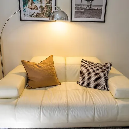 Lovely Family 3 Bedroom Townhouse Close To By Serain Residences Holiday home Brisbane