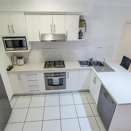 Lovely Family 3 Bedroom Townhouse Close To By Serain Residences Holiday home Brisbane