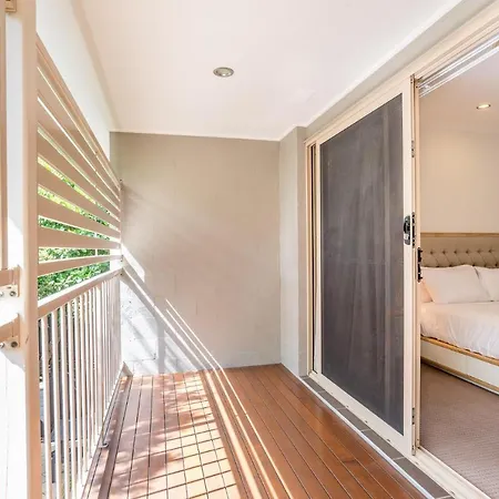 Lovely Family 3 Bedroom Townhouse Close To By Serain Residences Holiday home Brisbane