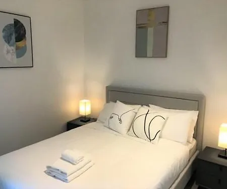 Kozyguru / Cbd / 2b / Swimming Pool / Gym / Skytower Qbn222-1804 * Brisbane