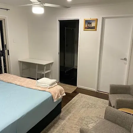 4 Bedroom On The Ground Floor All For You * Brisbane