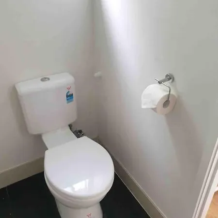Apartment 4 Bedroom On The Ground Floor All For You