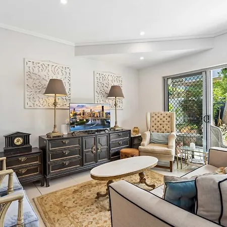 Holiday home Spaciously Eclectic 2-bed Townhouse Brisbane