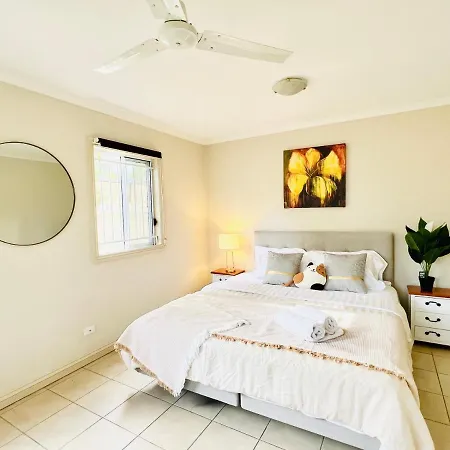 Boutique With Garage Apartment