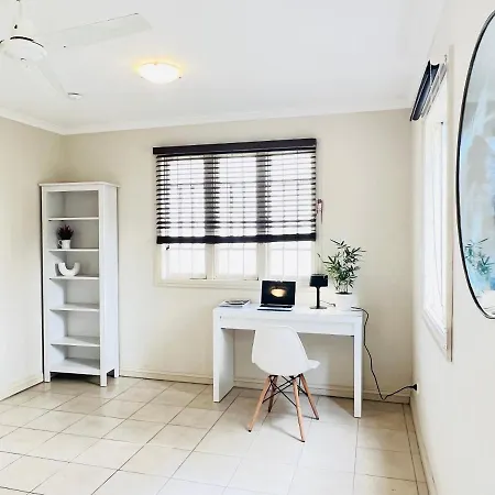 Boutique With Garage