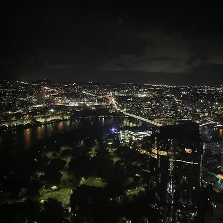 60th Floor - Skytower Apartment
