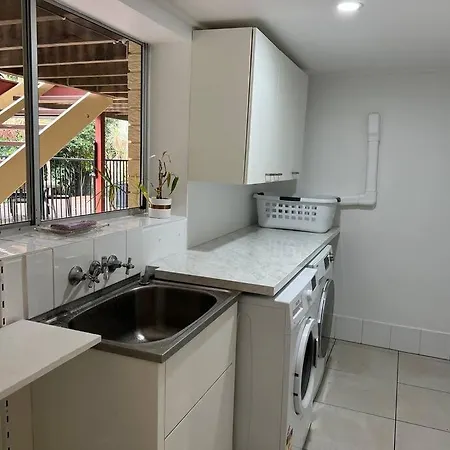 Authentic Queenslander In The Heart Of Brisbane