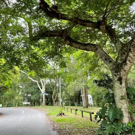 Authentic Queenslander In The Heart Of Villa