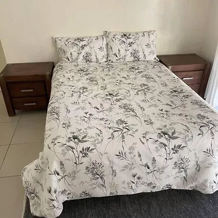 Authentic Queenslander In The Heart Of Brisbane