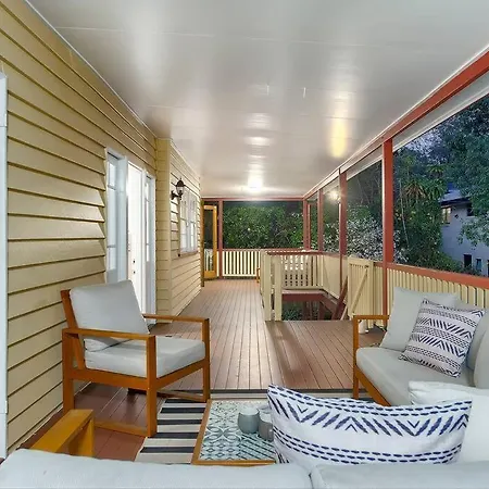 Authentic Queenslander In The Heart Of Brisbane
