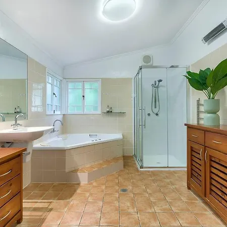 Authentic Queenslander In The Heart Of Villa Brisbane
