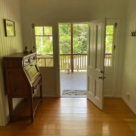 Authentic Queenslander In The Heart Of Villa