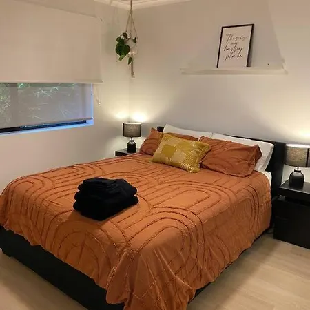 Oasis In Cbd With Free Secured Parking Apartment