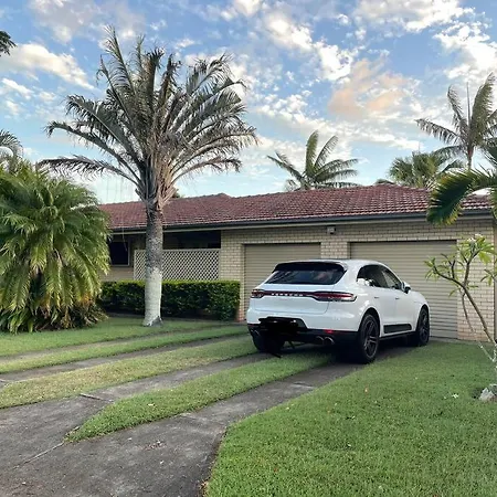 Bali Style Designer's House In Location Brisbane