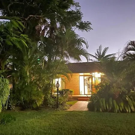 Villa Bali Style Designer's House In Location