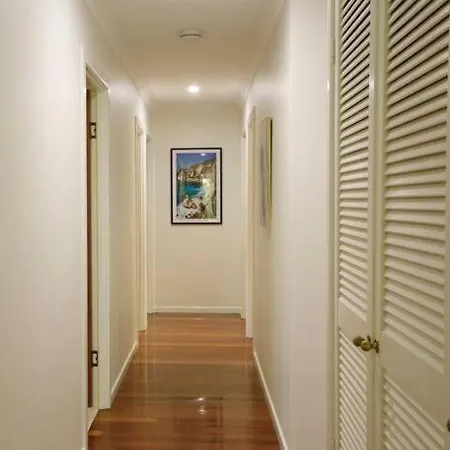 Villa Bali Style Designer's House In Location