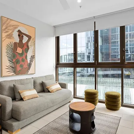 Cosy 2-bedroom With Pool, Gym & Parking