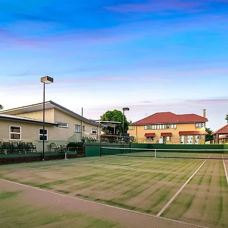 Old World Charm-city Views+pool Holiday home Brisbane