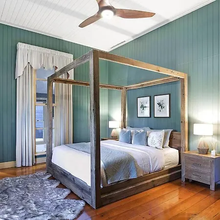 Old World Charm-city Views+pool Brisbane
