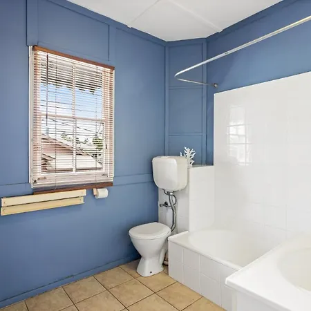 Holiday home 'mini Blue' - Charming 1-bed Near Local Shops