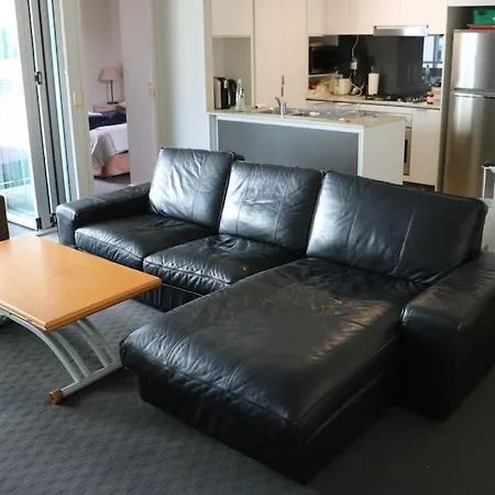 Apartment 2 Bedroom Unit In The Cbd With Free Parking