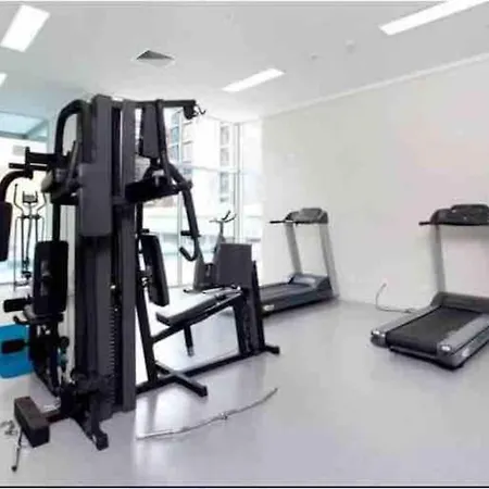 2 Bedroom Unit In The Cbd With Free Parking