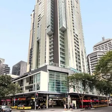 2 Bedroom Unit In The Cbd With Free Parking Brisbane