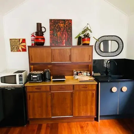 Cosy Mid-century Cabin By The Golf Course.