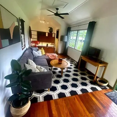 Apartment Cosy Mid-century Cabin By The Golf Course. *