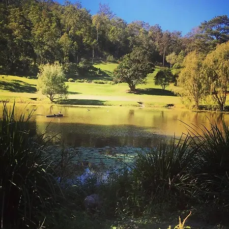 Cosy Mid-century Cabin By The Golf Course. Brisbane