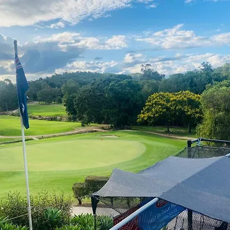 Cosy Mid-century Cabin By The Golf Course. Brisbane