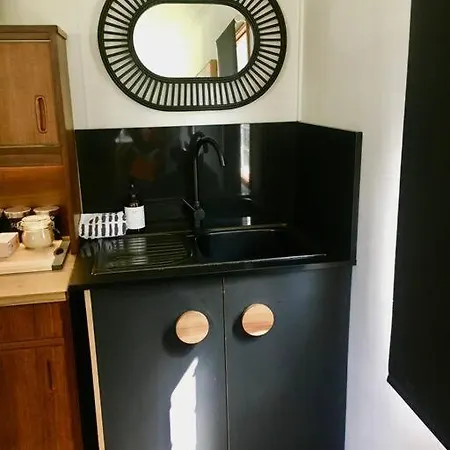 Apartment Cosy Mid-century Cabin By The Golf Course. *