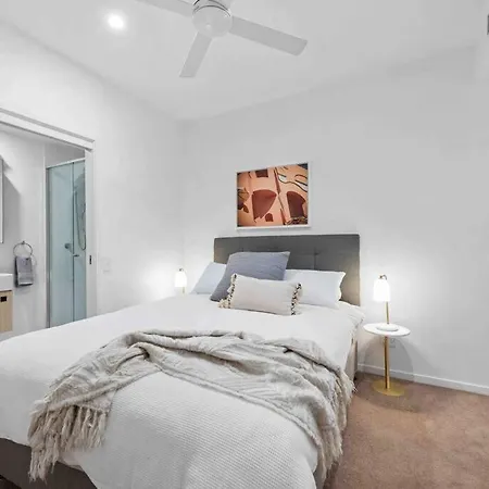 Newstead Ideally Located 2bed 2bath Free Parking In Heart Of Everything