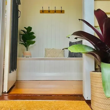 Holiday home Charming 5br Family W/pool 10min From Airport *