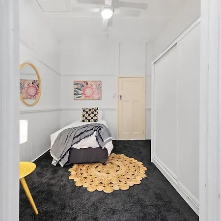 Charming 5br Family W/pool 10min From Airport Brisbane
