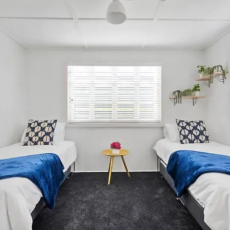 Charming 5br Family W/pool 10min From Airport Holiday home *