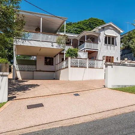 Villa Bright And Airy Queenslander With Views *
