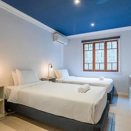 Bright And Airy Queenslander With Views * Brisbane